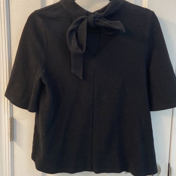 Anthropologie M Top with Tieback - Picture 2 of 7